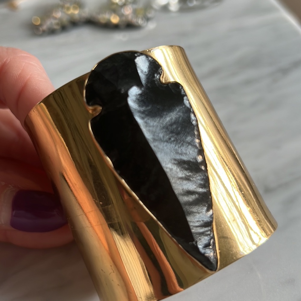 Black Stone Arrowhead Cuff Bracelet - Picture 2 of 5